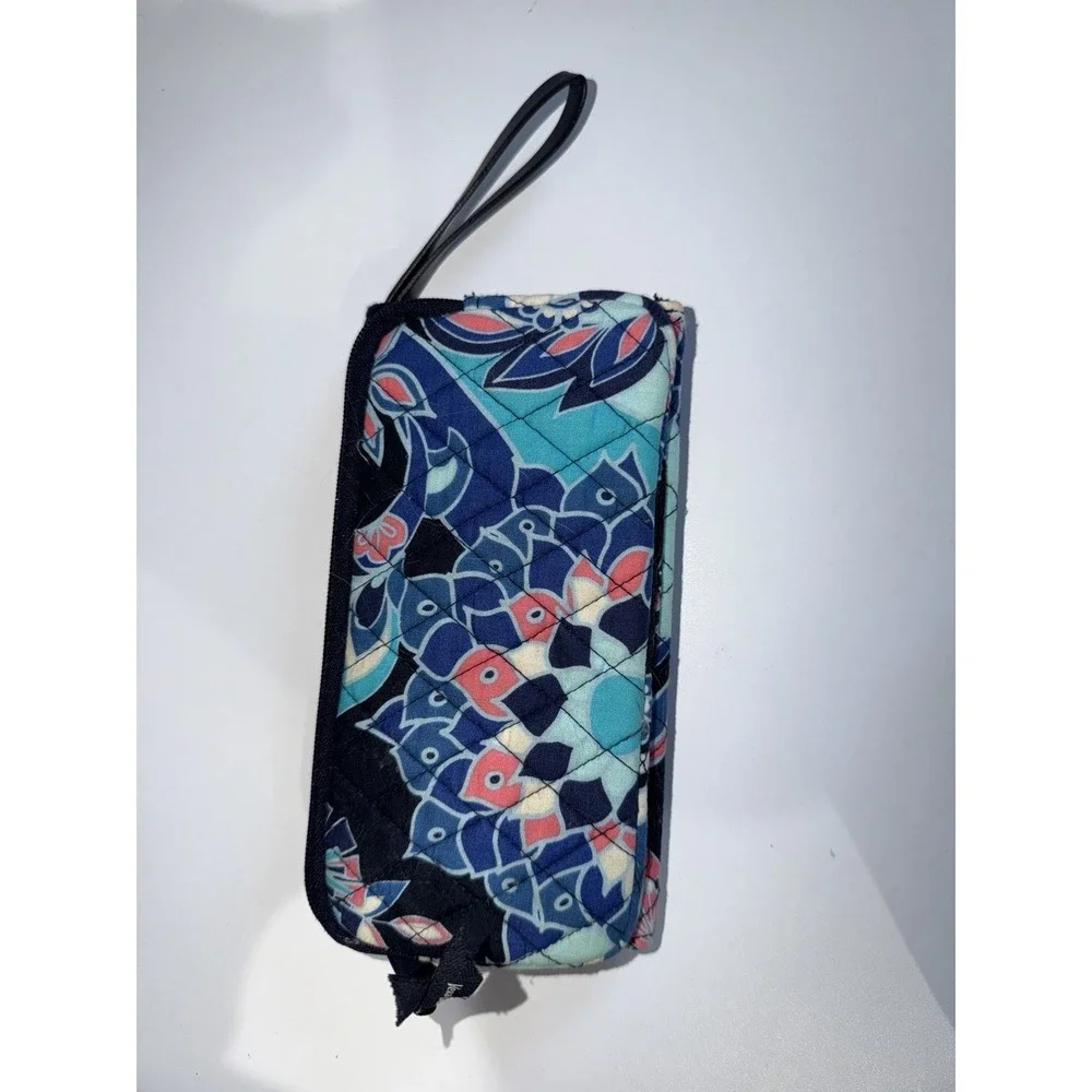 Vera Bradley Escapade Wristlet Lotus Flower Swirl Zip‎ Blue Wallet Passport F